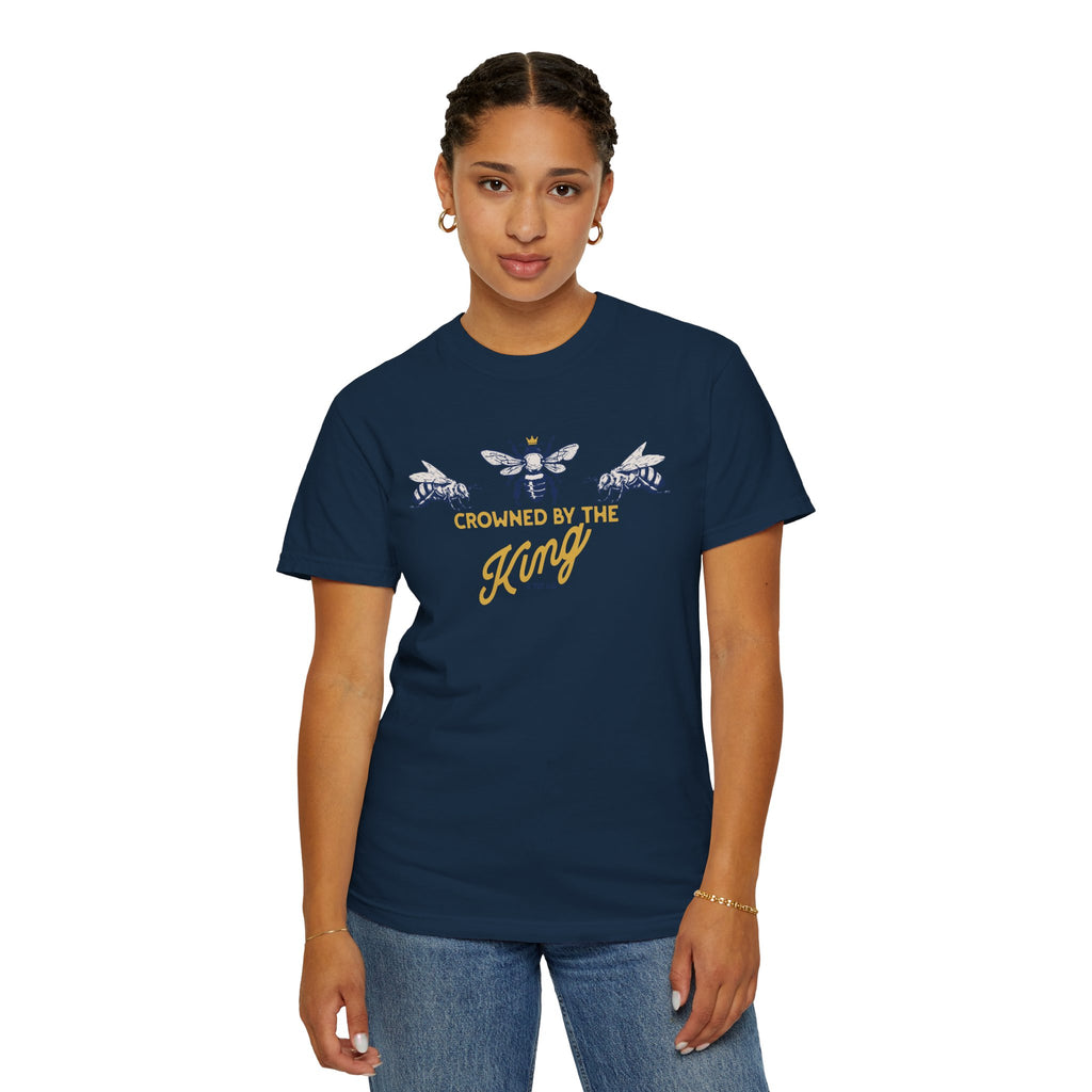 Crowned by the King - Bee T-shirt